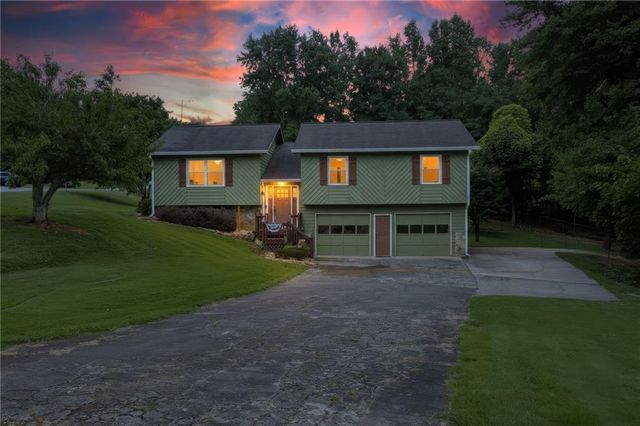 1090 Hickory Road, Canton, GA 30115