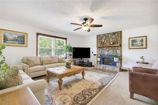 1090 Hickory Road, Canton, GA 30115