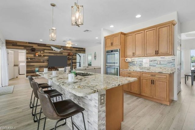 4885 E Riverside DR, Fort Myers, FL 33905