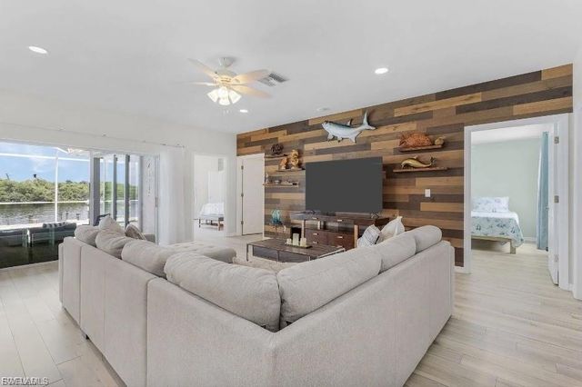 4885 E Riverside DR, Fort Myers, FL 33905