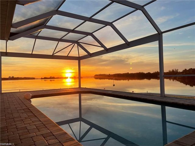4885 E Riverside DR, Fort Myers, FL 33905