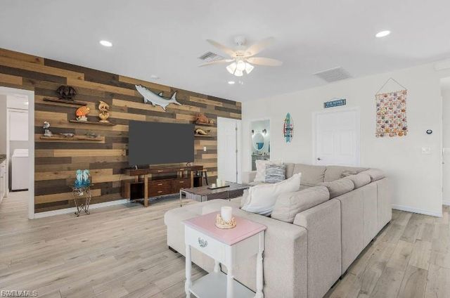4885 E Riverside DR, Fort Myers, FL 33905