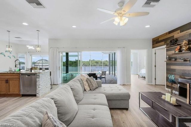4885 E Riverside DR, Fort Myers, FL 33905