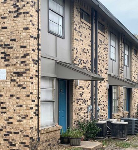 1355 N Jim Miller Road 121, Dallas, TX 75217
