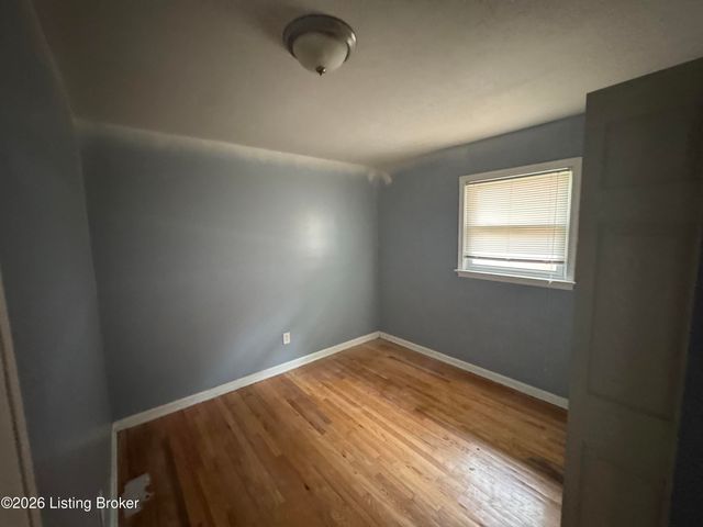 3327 Algonquin Pkwy, Louisville, KY 40211