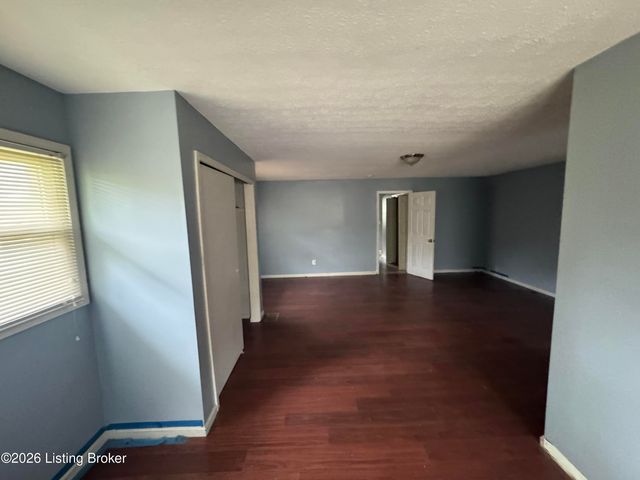 3327 Algonquin Pkwy, Louisville, KY 40211