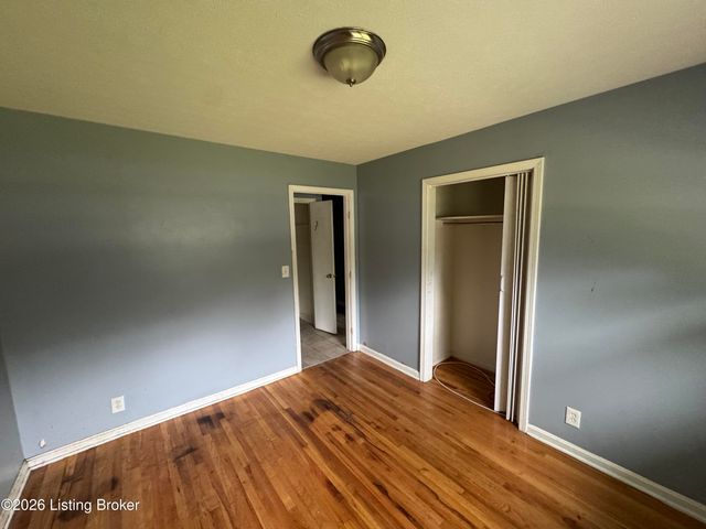 3327 Algonquin Pkwy, Louisville, KY 40211