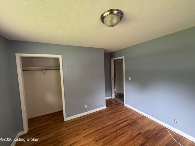 3327 Algonquin Pkwy, Louisville, KY 40211