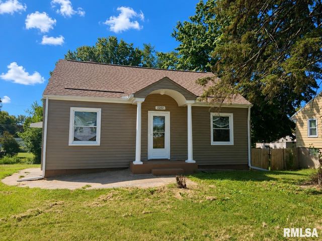 2202 W TRIPP Avenue, Peoria, IL 61604