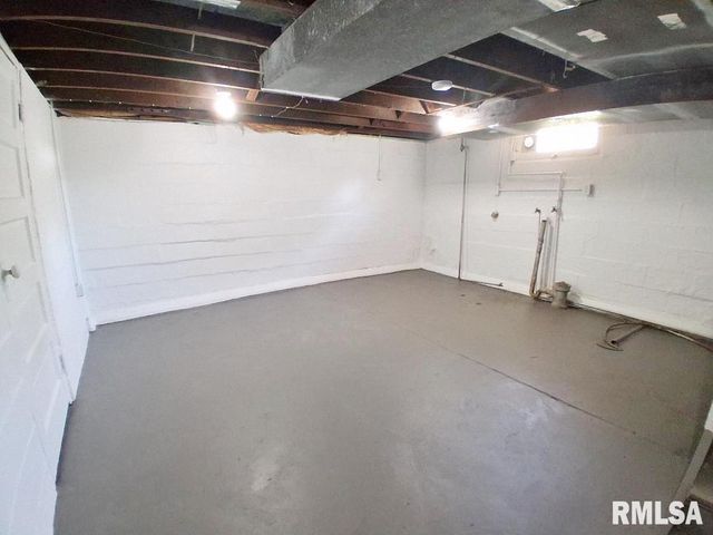 2202 W TRIPP Avenue, Peoria, IL 61604