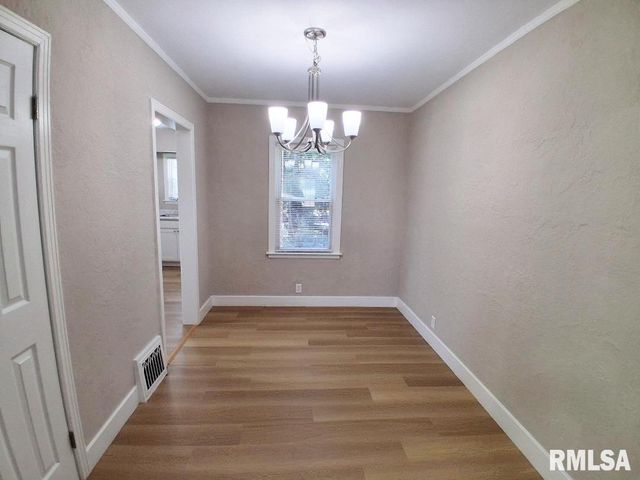 2202 W TRIPP Avenue, Peoria, IL 61604