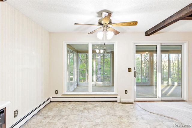 5208 N Hillcrest Drive, North Street, MI 48049