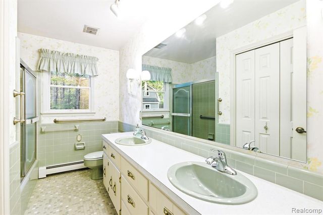 5208 N Hillcrest Drive, North Street, MI 48049