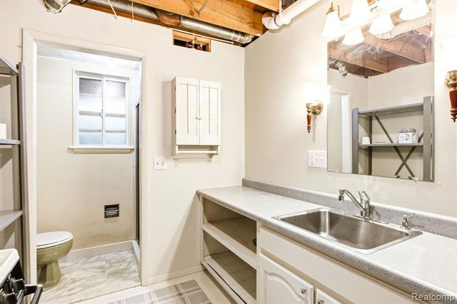 5208 N Hillcrest Drive, North Street, MI 48049