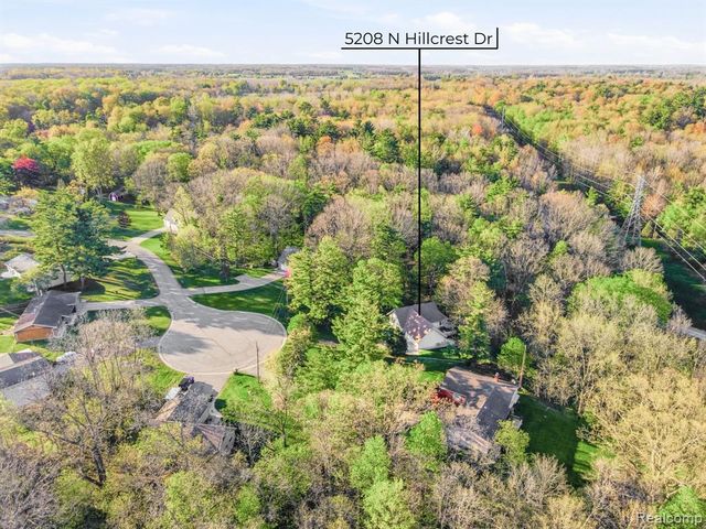 5208 N Hillcrest Drive, North Street, MI 48049