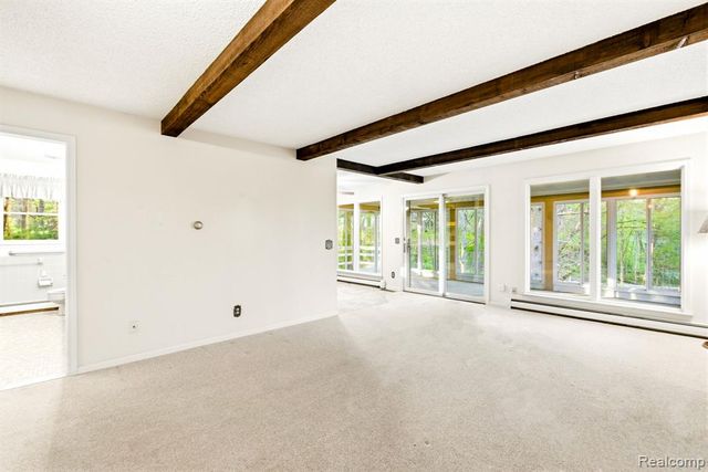 5208 N Hillcrest Drive, North Street, MI 48049