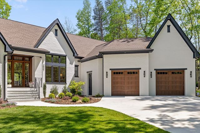 221 Lookout Crest Lane, Lookout Mountain, GA 30750
