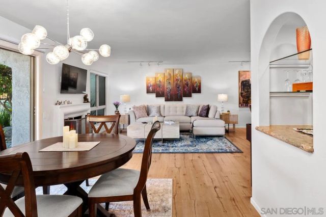 2047 CAMINITO CIRCULO NORTE, La Jolla, CA 92037