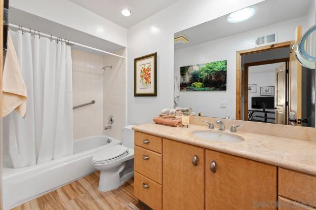 2047 CAMINITO CIRCULO NORTE, La Jolla, CA 92037