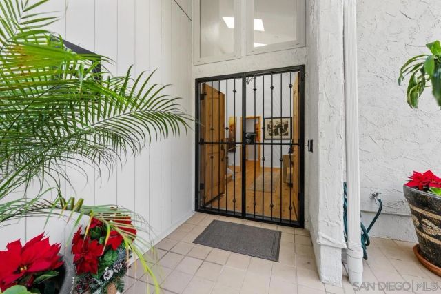 2047 CAMINITO CIRCULO NORTE, La Jolla, CA 92037