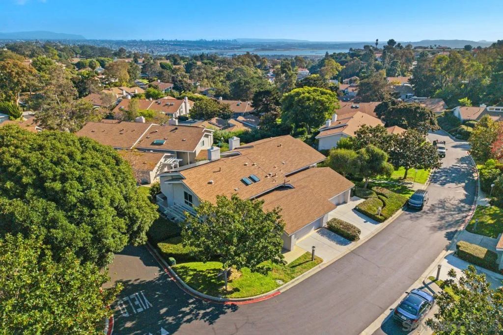 2047 CAMINITO CIRCULO NORTE, La Jolla, CA 92037
