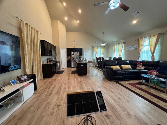 113 Queen Anne DR, Leander, TX 78641