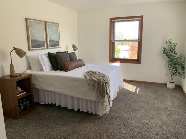 903 Clarmar Drive, Sun Prairie, WI 53590