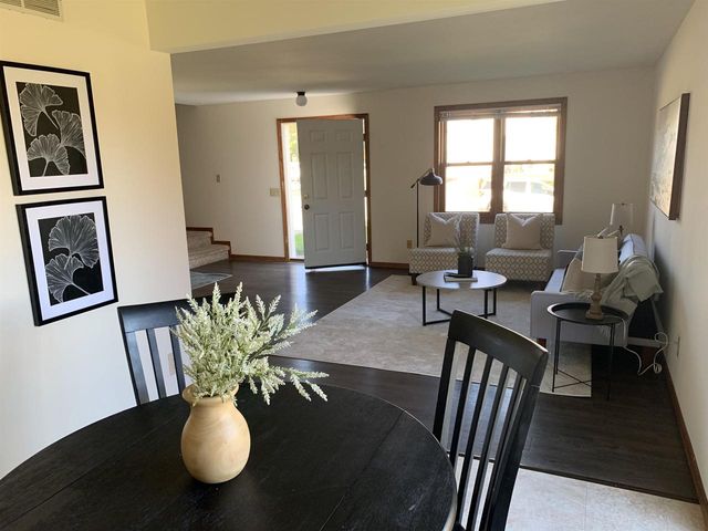 903 Clarmar Drive, Sun Prairie, WI 53590