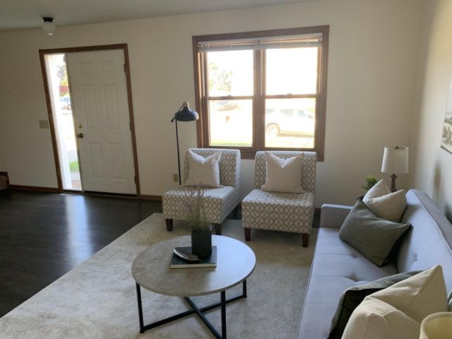 903 Clarmar Drive, Sun Prairie, WI 53590