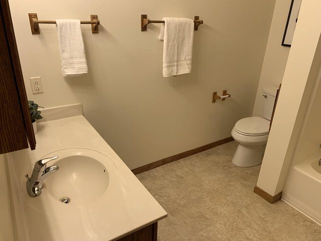 903 Clarmar Drive, Sun Prairie, WI 53590