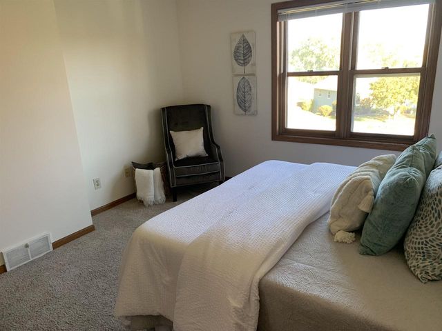 903 Clarmar Drive, Sun Prairie, WI 53590