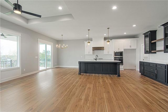 4855 NW Martin Street, Riverside, MO 64150