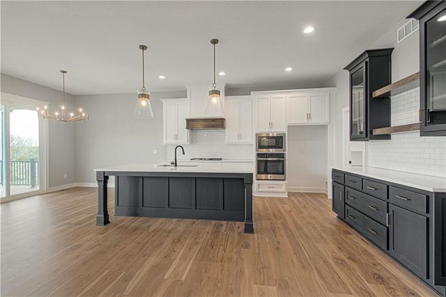 4855 NW Martin Street, Riverside, MO 64150