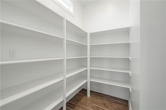 4855 NW Martin Street, Riverside, MO 64150