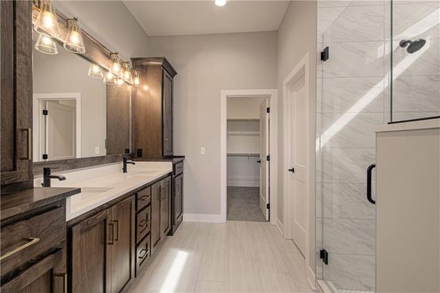 4855 NW Martin Street, Riverside, MO 64150