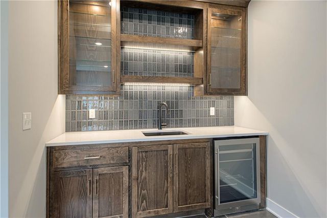 4855 NW Martin Street, Riverside, MO 64150