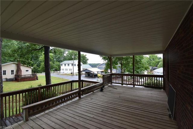 426 S Shore Drive, Lexington, NC 27292