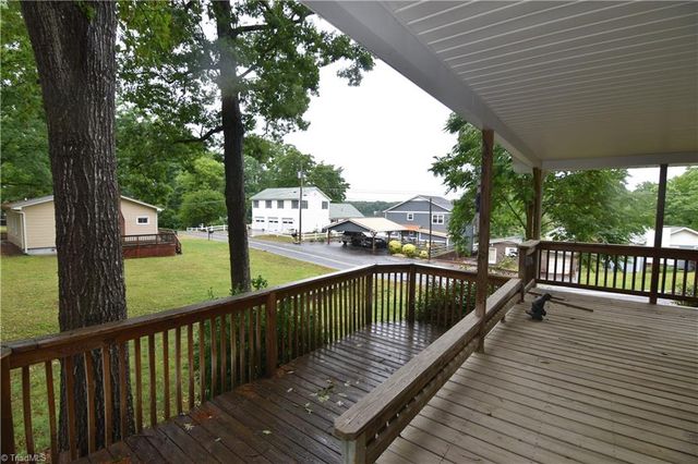 426 S Shore Drive, Lexington, NC 27292