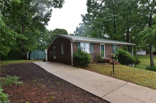 426 S Shore Drive, Lexington, NC 27292
