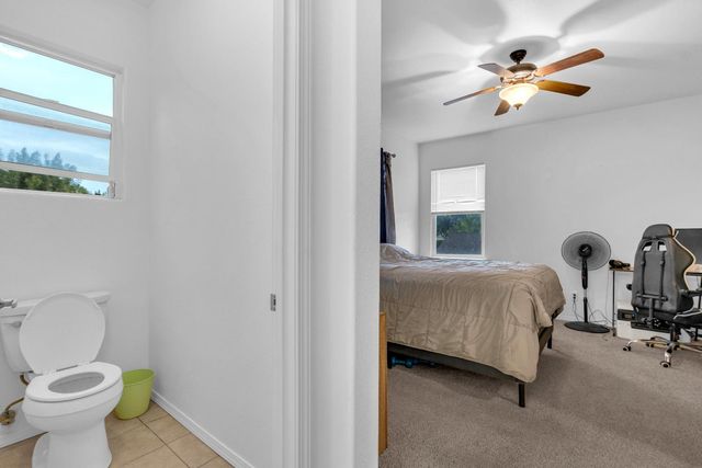 4056 W Pear Tree Lane, Fresno, CA 93722