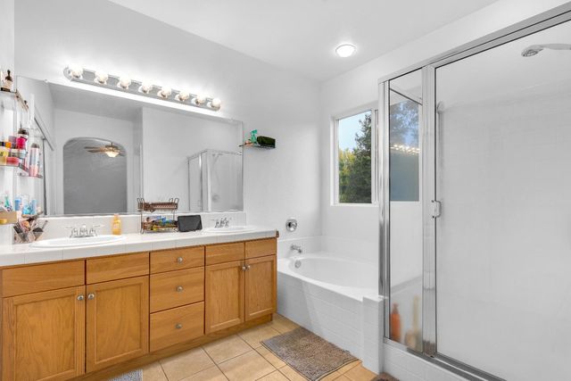 4056 W Pear Tree Lane, Fresno, CA 93722
