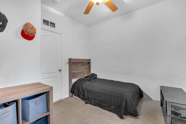 4056 W Pear Tree Lane, Fresno, CA 93722