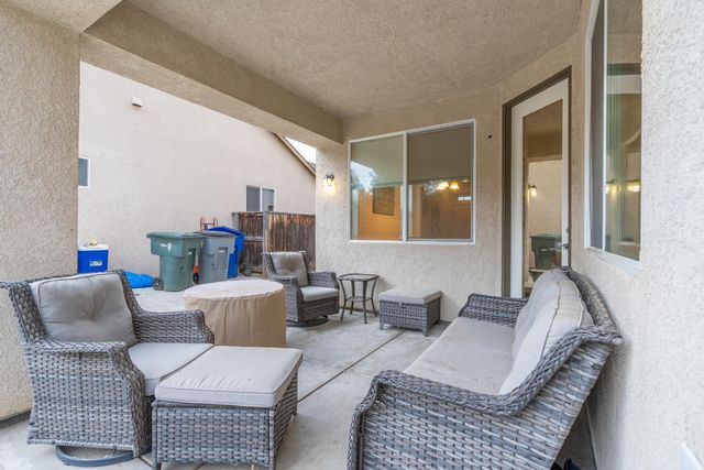 4056 W Pear Tree Lane, Fresno, CA 93722