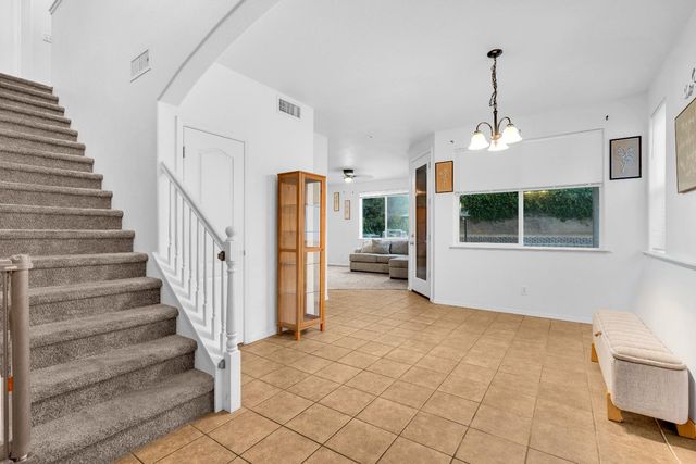 4056 W Pear Tree Lane, Fresno, CA 93722