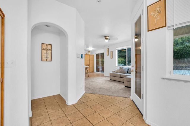 4056 W Pear Tree Lane, Fresno, CA 93722