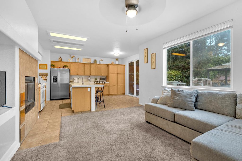 Image 11 of property listing at 4056 W Pear Tree Lane, Fresno, CA 93722