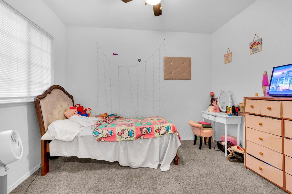 Image 21 of property listing at 4056 W Pear Tree Lane, Fresno, CA 93722