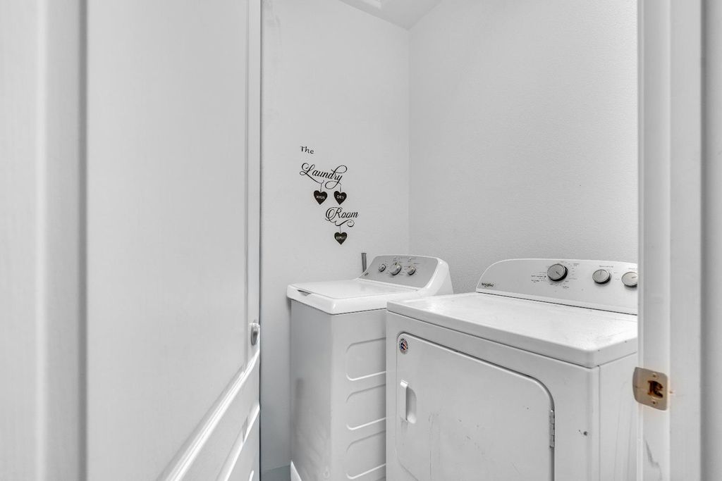 Image 26 of property listing at 4056 W Pear Tree Lane, Fresno, CA 93722