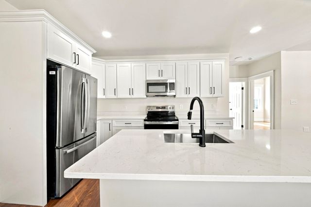 32 Westmore Rd 2, Boston, MA 02126