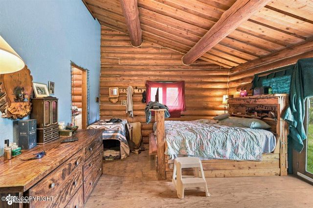 1005 N Smith Road, Palmer, AK 99645